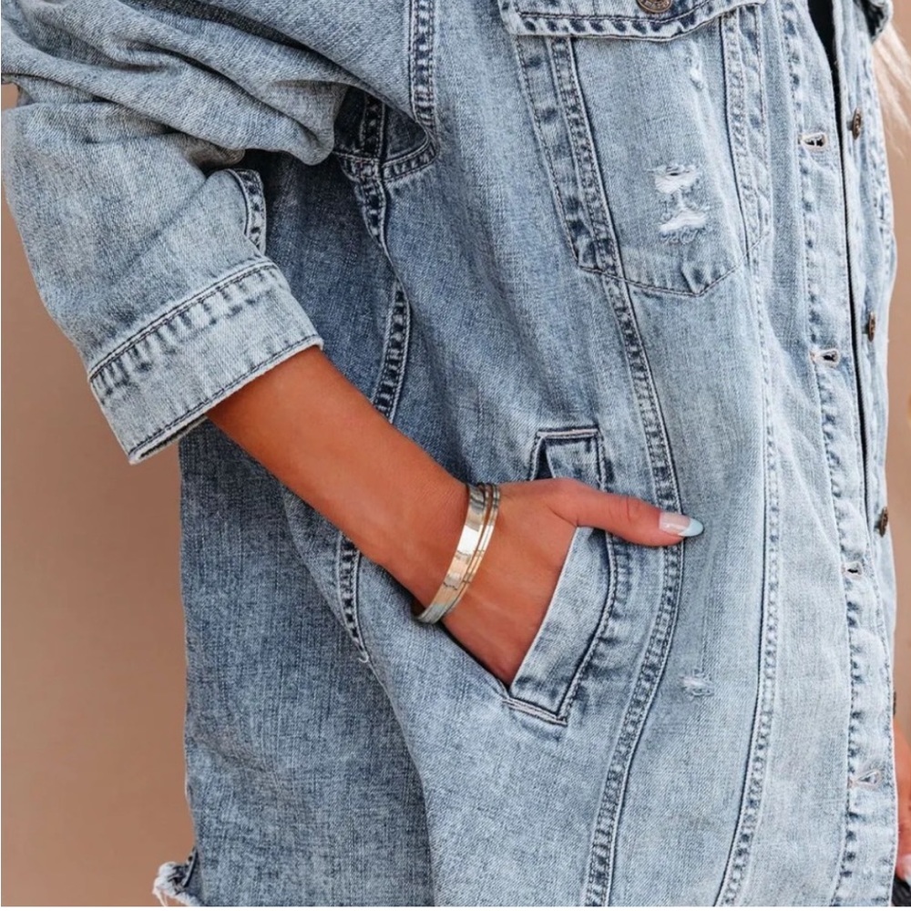 SOLD! Taking to consignment 7/31 Vici Layne distressed denim Jean jacket - Picture 3 of 16